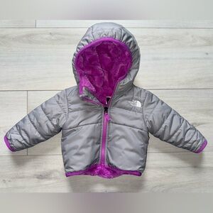 NWOT- The North Face Infant Reversible Mossbud Swirl Jacket size 0-3 months